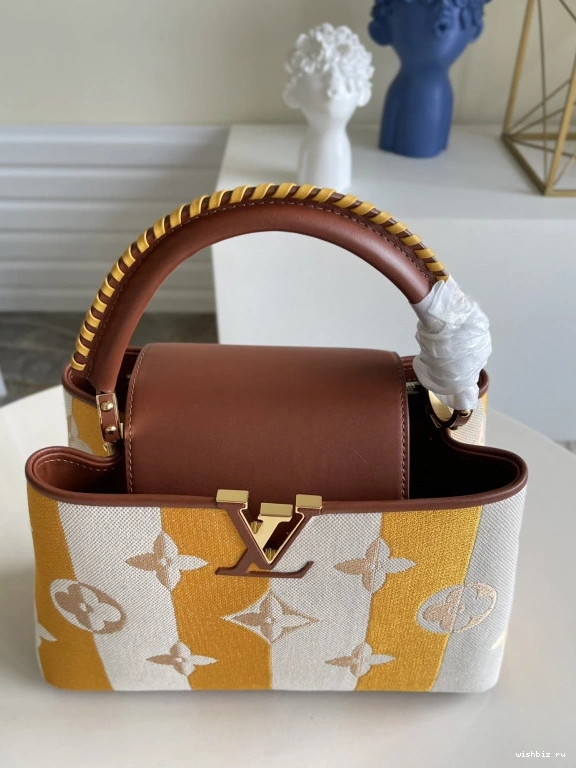 WIS MM VUITTON LOUIS CAPUCINES 0311